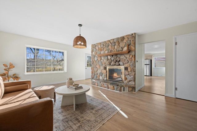 8530 W Holt AVENUE, Milwaukee, WI 53227