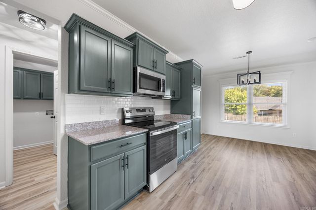 135 Harvick Circle, Cabot, AR 72023