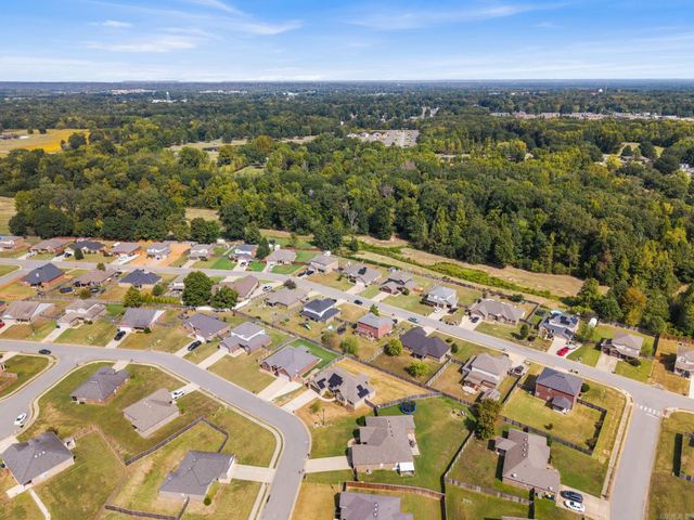 135 Harvick Circle, Cabot, AR 72023