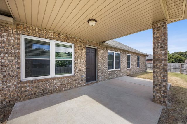 135 Harvick Circle, Cabot, AR 72023