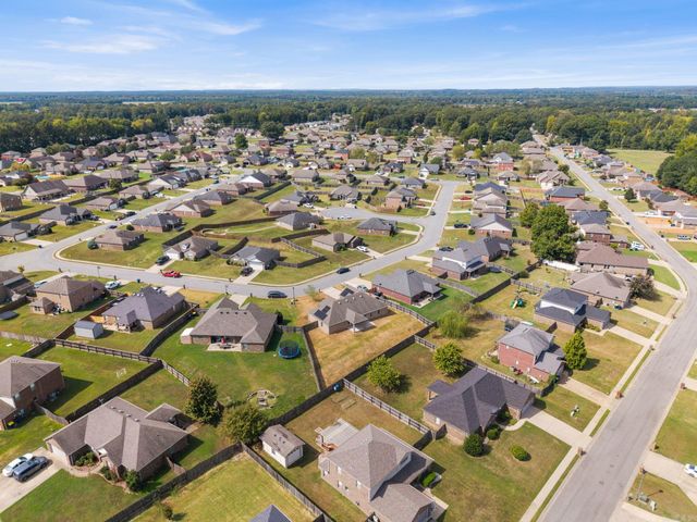 135 Harvick Circle, Cabot, AR 72023