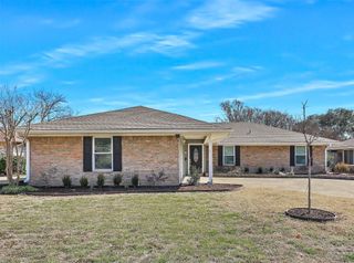 2130 Southmoor Drive, Carrollton, TX 75006