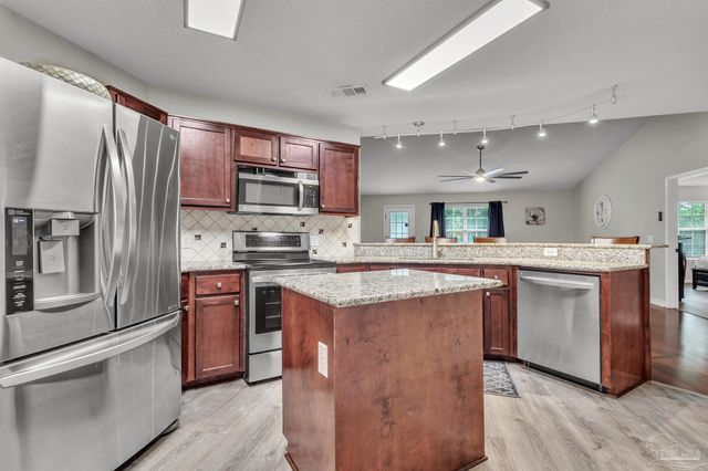 546 Shiloh Dr, Pensacola, FL 32503