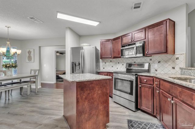 546 Shiloh Dr, Pensacola, FL 32503