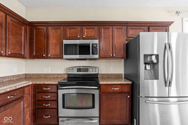 3827 Dusty Sands Road, Whitestown, IN 46075