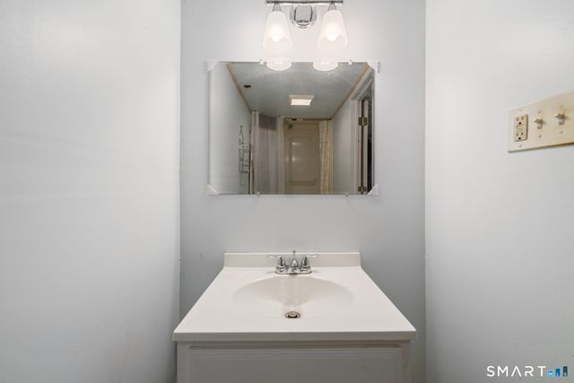 100 Prindle Road, West Haven, CT 06516