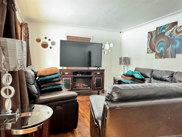 1223 Parchmount Avenue, Kalamazoo, MI 49004