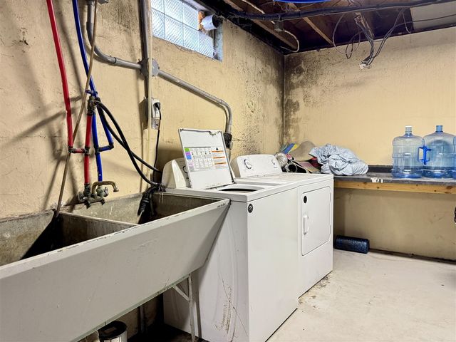 1223 Parchmount Avenue, Kalamazoo, MI 49004