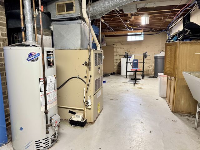 1223 Parchmount Avenue, Kalamazoo, MI 49004