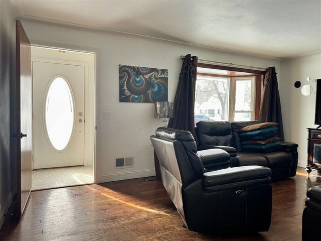 1223 Parchmount Avenue, Kalamazoo, MI 49004