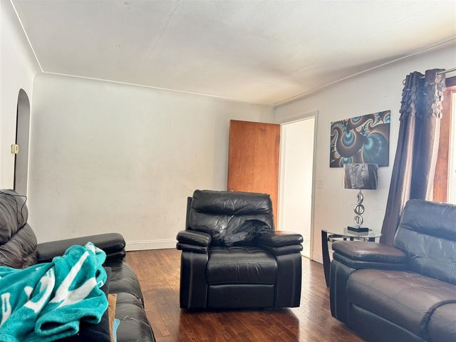 1223 Parchmount Avenue, Kalamazoo, MI 49004