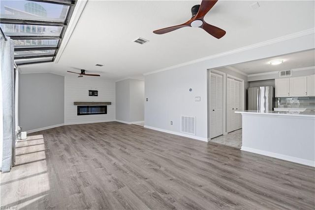 209 Lake DR, Virginia Beach, VA 23451