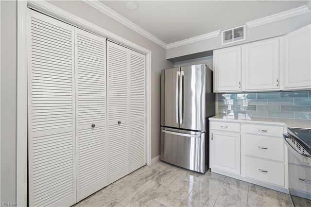 209 Lake DR, Virginia Beach, VA 23451