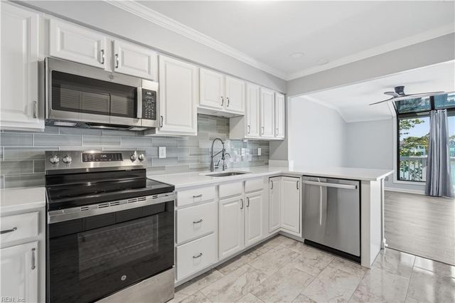 209 Lake DR, Virginia Beach, VA 23451