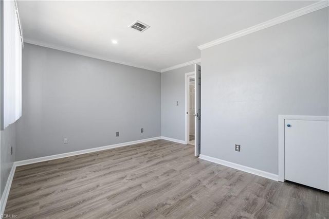 209 Lake DR, Virginia Beach, VA 23451