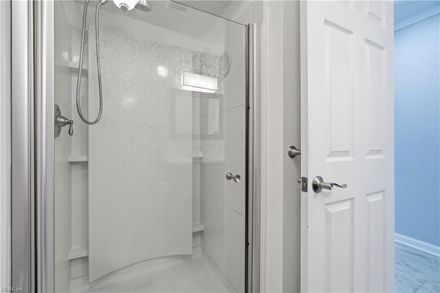 209 Lake DR, Virginia Beach, VA 23451