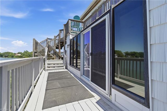 209 Lake DR, Virginia Beach, VA 23451