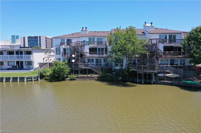 209 Lake DR, Virginia Beach, VA 23451