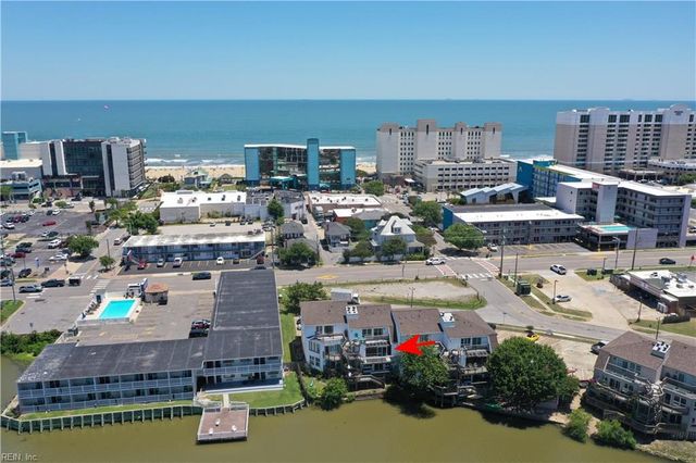 209 Lake DR, Virginia Beach, VA 23451