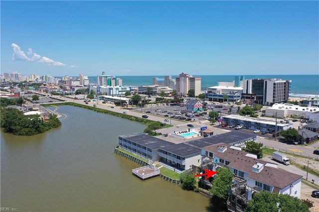 209 Lake DR, Virginia Beach, VA 23451