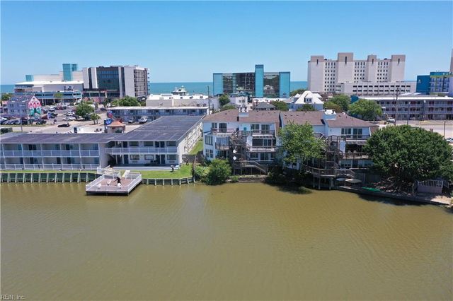 209 Lake DR, Virginia Beach, VA 23451