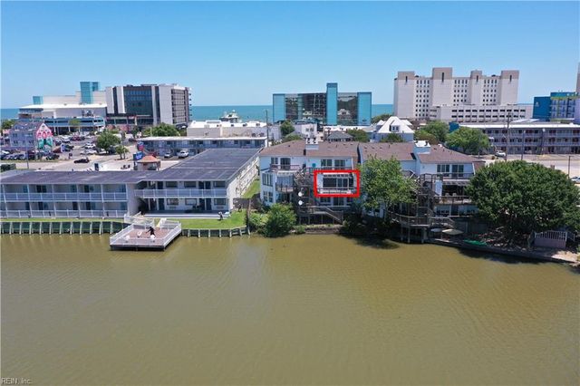 209 Lake DR, Virginia Beach, VA 23451