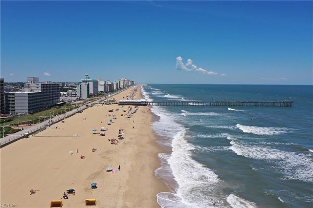 209 Lake DR, Virginia Beach, VA 23451