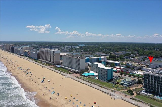 209 Lake DR, Virginia Beach, VA 23451