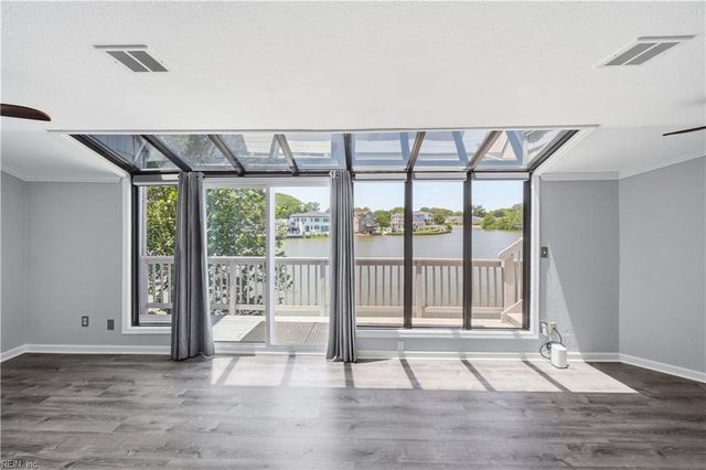209 Lake DR, Virginia Beach, VA 23451