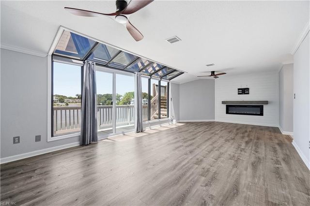 209 Lake DR, Virginia Beach, VA 23451