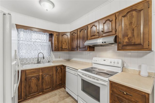 21 Webb Street, Providence, RI 02908