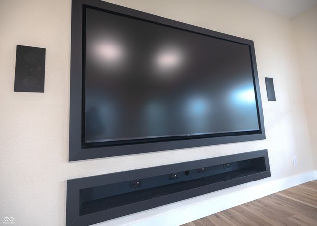 825 Main Street, Elwood, IN 46036