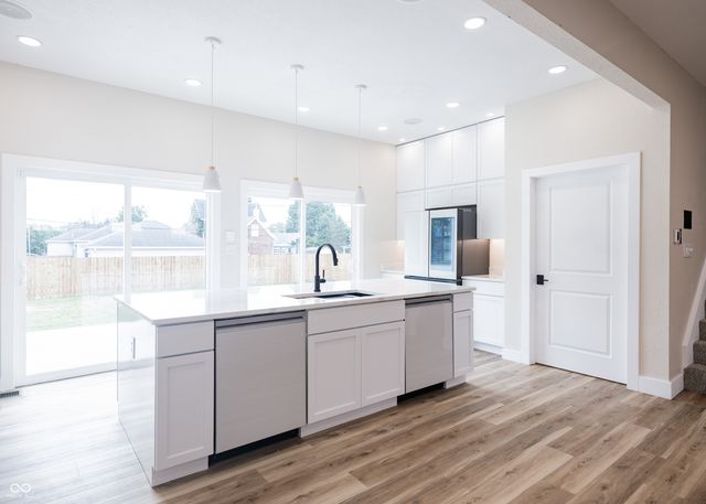 825 Main Street, Elwood, IN 46036