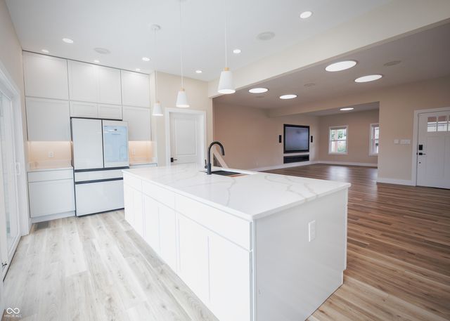 825 Main Street, Elwood, IN 46036