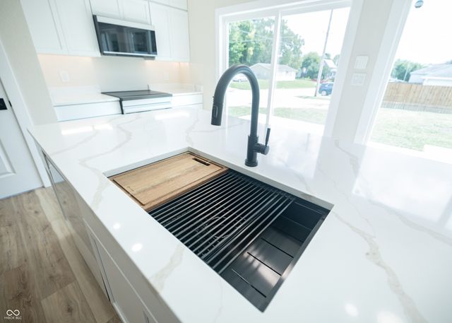 825 Main Street, Elwood, IN 46036