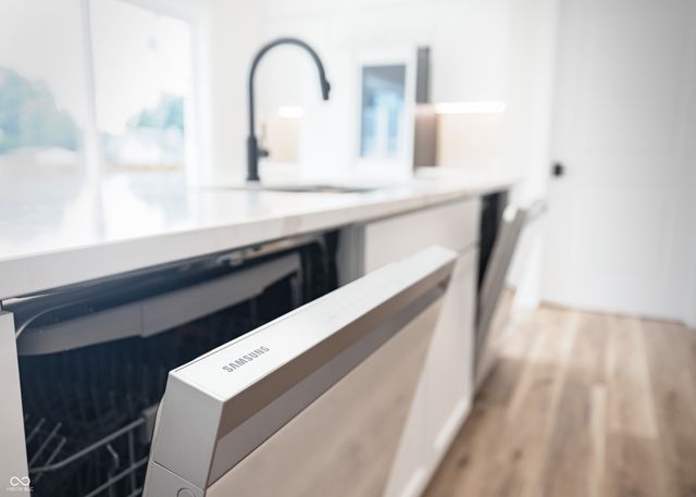 825 Main Street, Elwood, IN 46036