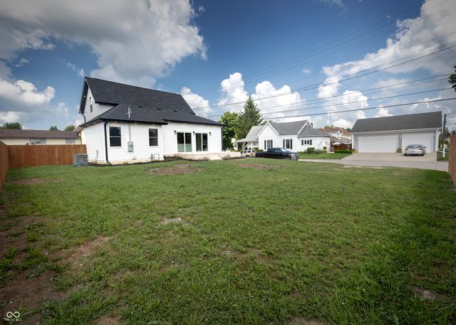 825 Main Street, Elwood, IN 46036