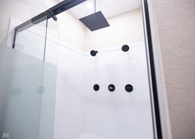 825 Main Street, Elwood, IN 46036