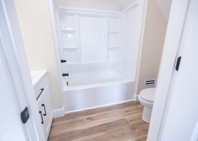 825 Main Street, Elwood, IN 46036