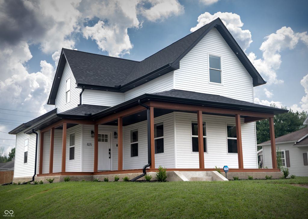 825 Main Street, Elwood, IN 46036