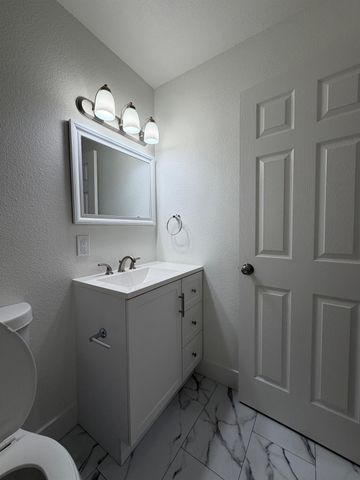 2052 Juanita Court, Modesto, CA 95350