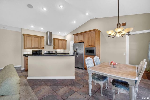 3482 Valleywynds Drive, Bettendorf, IA 52722