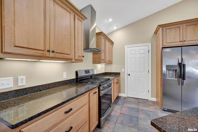 3482 Valleywynds Drive, Bettendorf, IA 52722