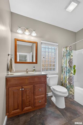 3482 Valleywynds Drive, Bettendorf, IA 52722