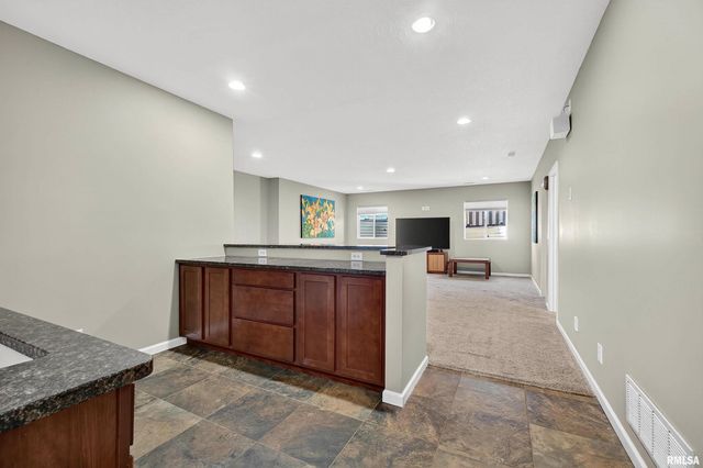 3482 Valleywynds Drive, Bettendorf, IA 52722