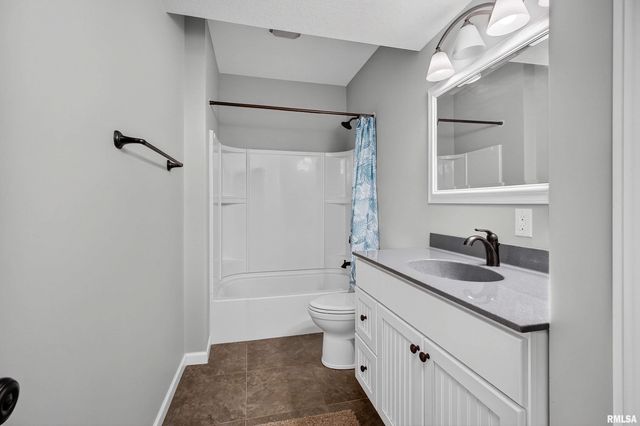 3482 Valleywynds Drive, Bettendorf, IA 52722