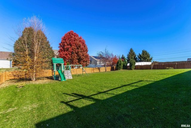 3482 Valleywynds Drive, Bettendorf, IA 52722