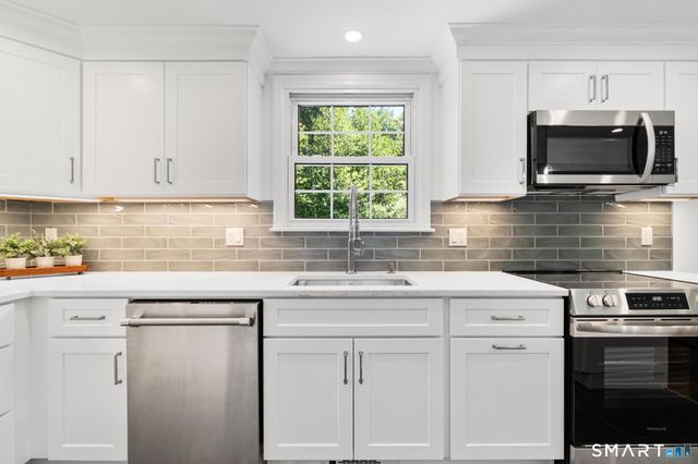 8 Ground Pine Road, Wilton, CT 06897