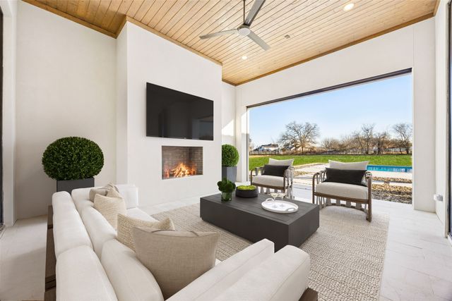 1410 Clydesdale Road, Bartonville, TX 76226