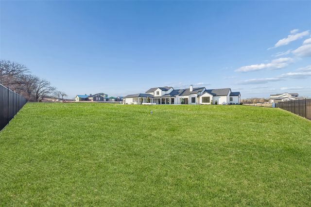 1410 Clydesdale Road, Bartonville, TX 76226